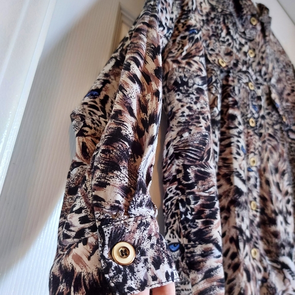 Leopard Button Up Top - Picture 5 of 11